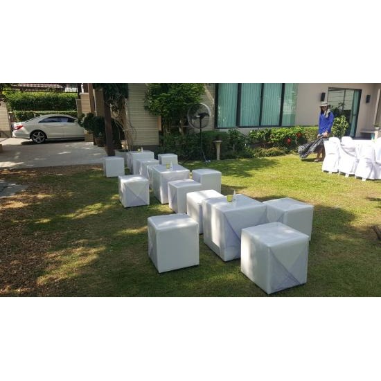 โต๊ะสี่เหลี่ยมจัดงานเลี้ยง - เต็นท์ให้เช่ารามอินทรา หนึ่งเต็นท์รามอินทรา